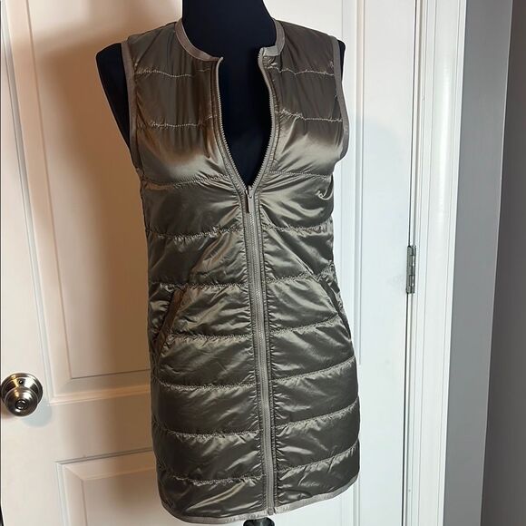 LULULEMON KEEP ON TREK VEST - CARBON DUST - Picture 2 of 7